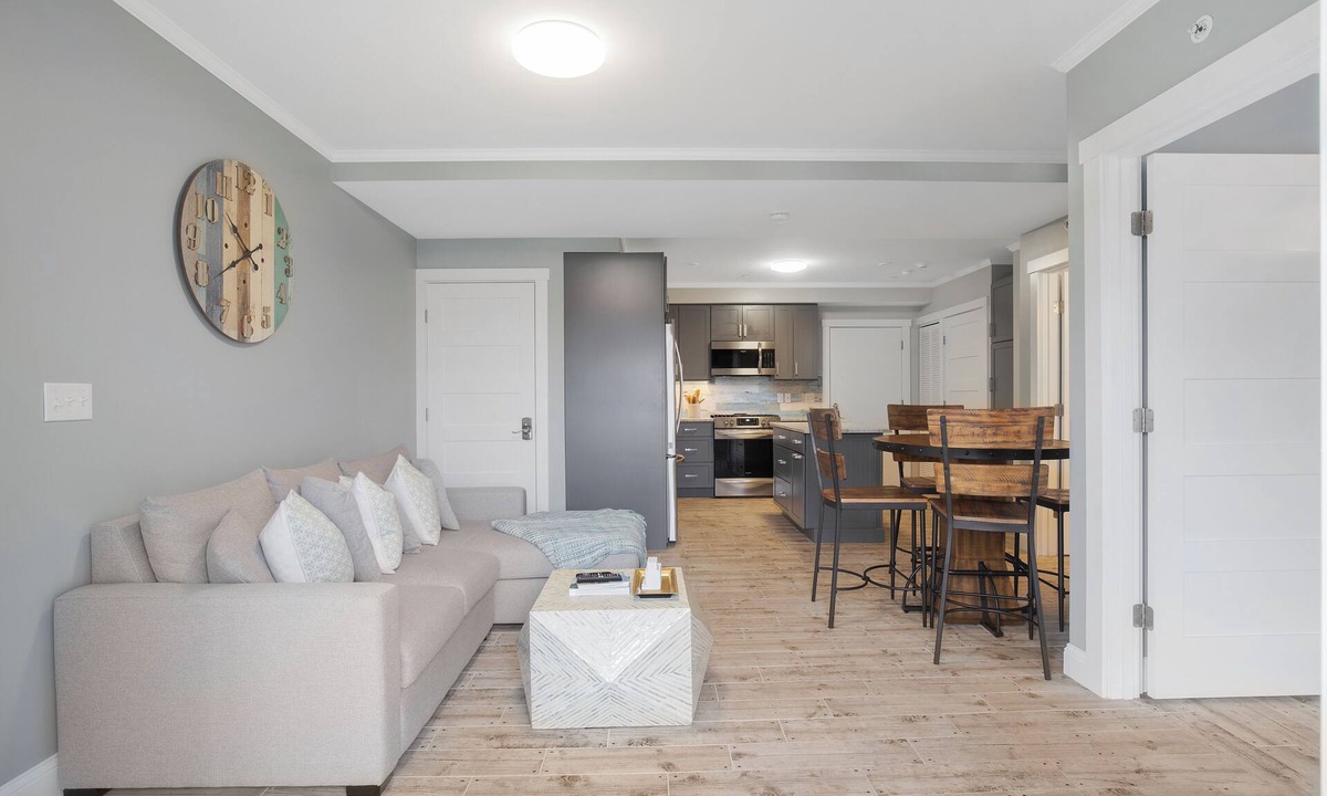 Dennis Port Condo | Oceanfront 2-bedroom Condo with Private Beach!