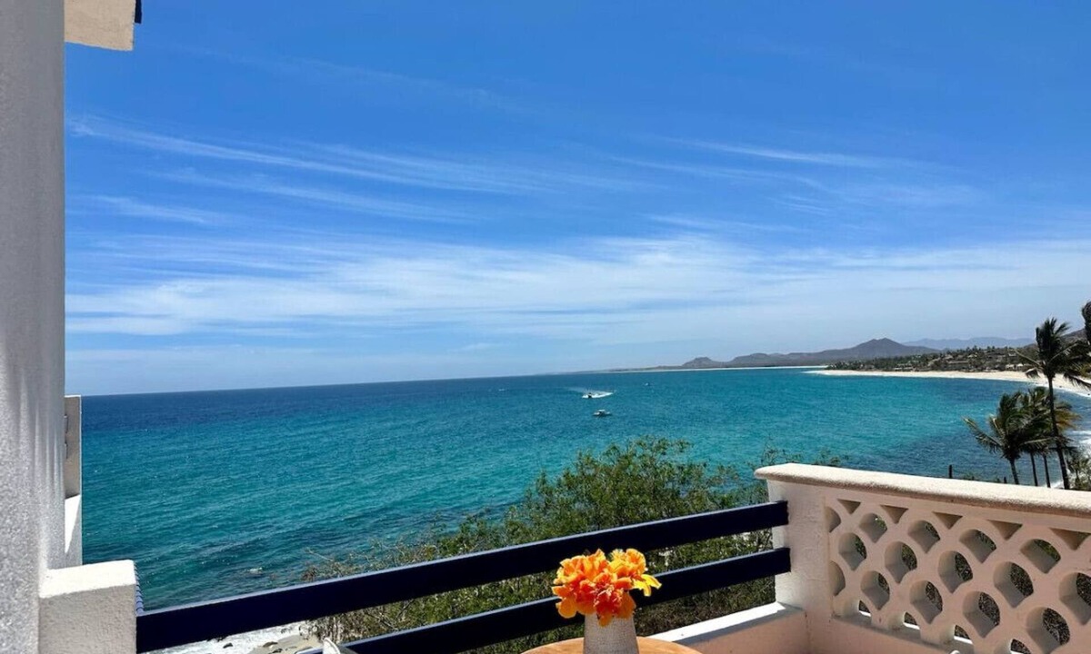 Buenavista Apartment | Oceanfront Condo Patio and shared Pool Casita Mar y Sol