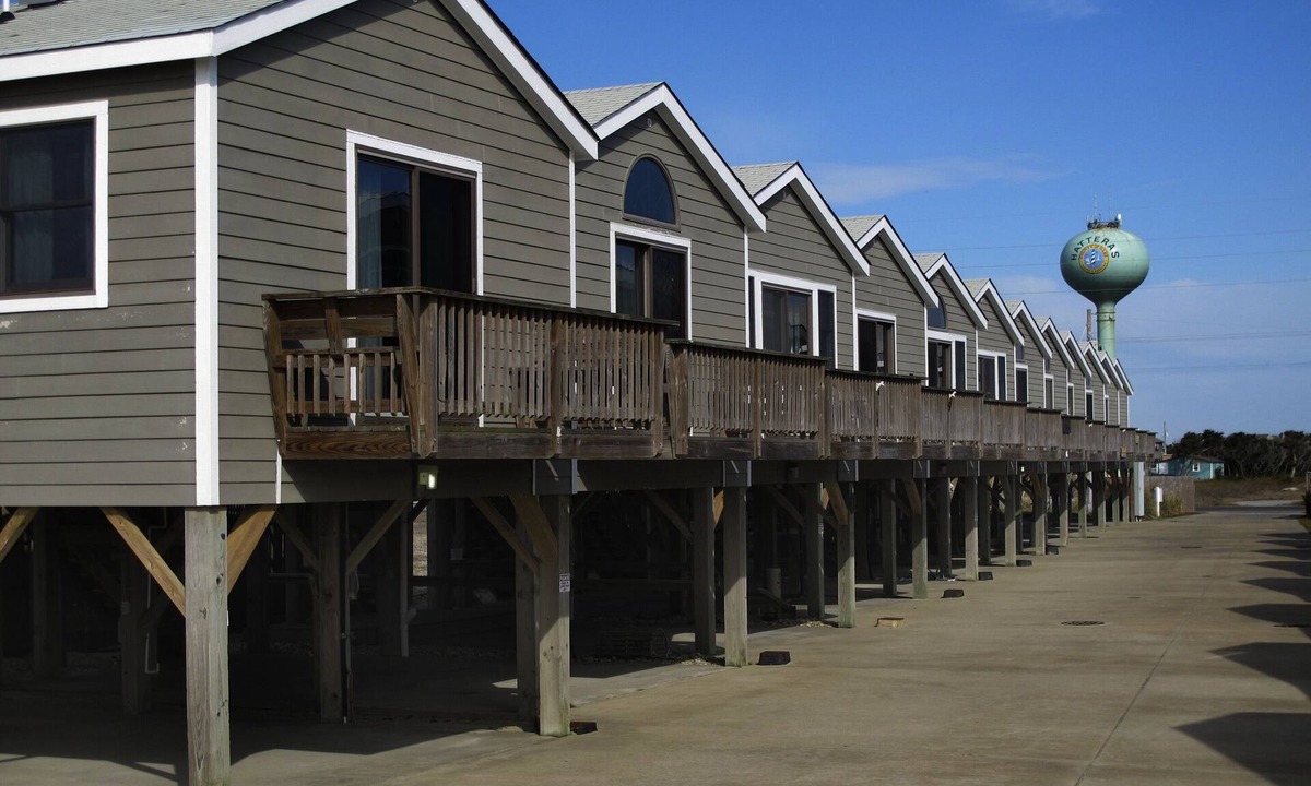 Hatteras Cottage | Oceanfront Margaritaville Cabana - perfect for 2