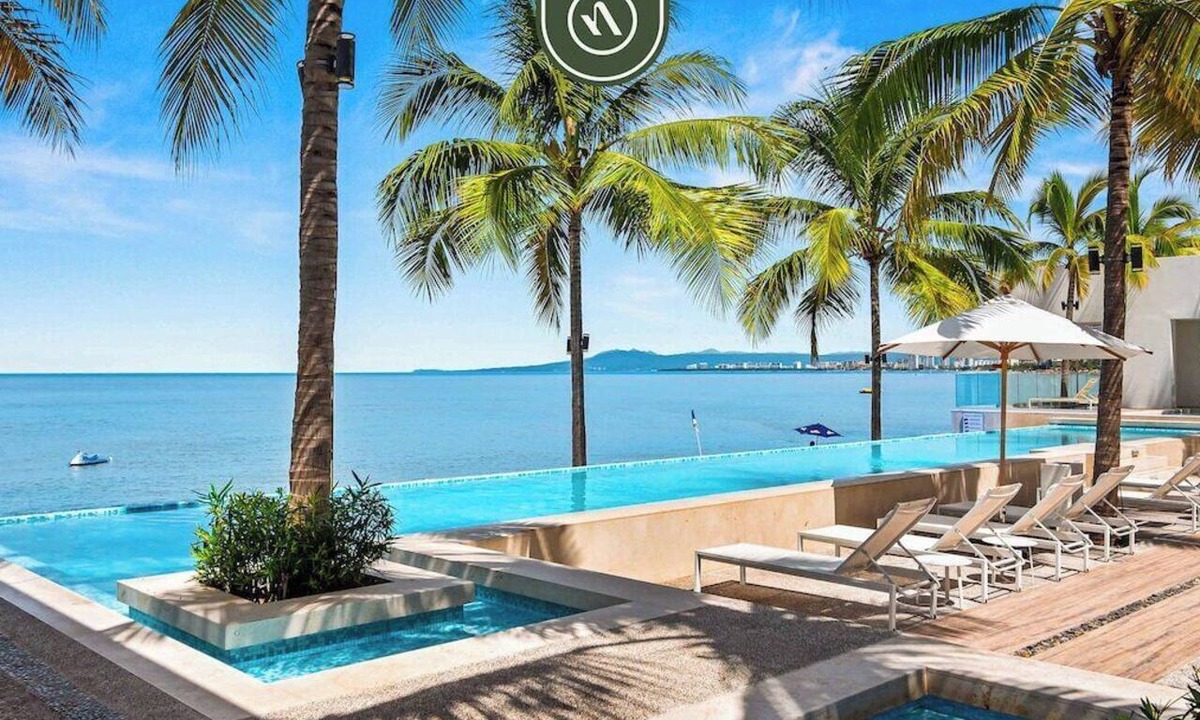 Las Glorias Apartment | Oceanview 1 BR Condo with Pools and Beach Access
