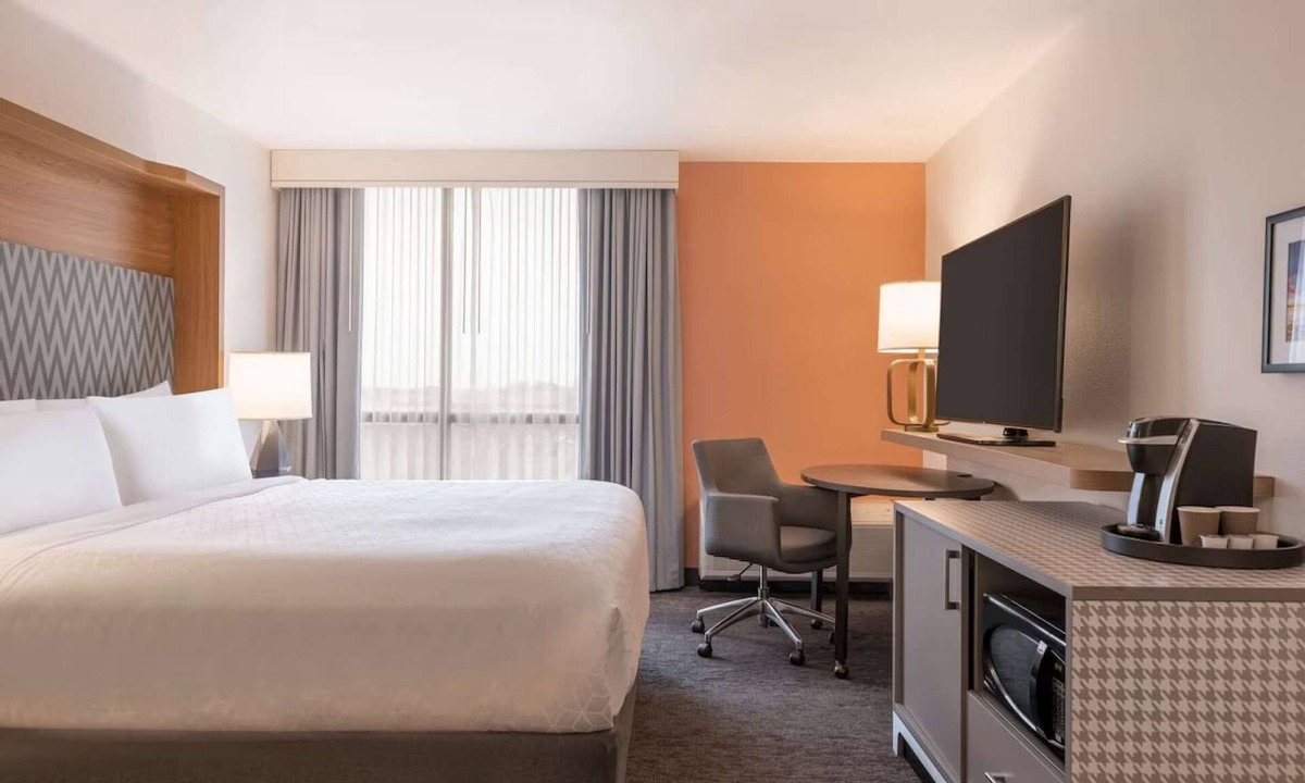 Fort Worth Hotel | Off I-35W | Indoor Pool + On-Site Dining
