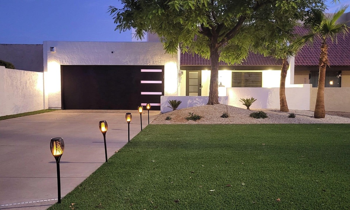 La Casa Linda House | Old downtown Litchfield Park walk to 5 restaurants/bars! Close to attractions