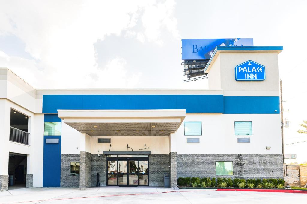 Humble Hotel | Palace Inn IAH Houston Bush Intercontinental Airport