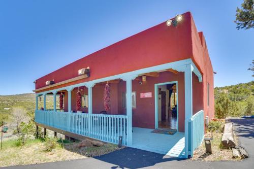 Canoncito House | Panoramic Mtn Views! Couple's Casita in Santa Fe
