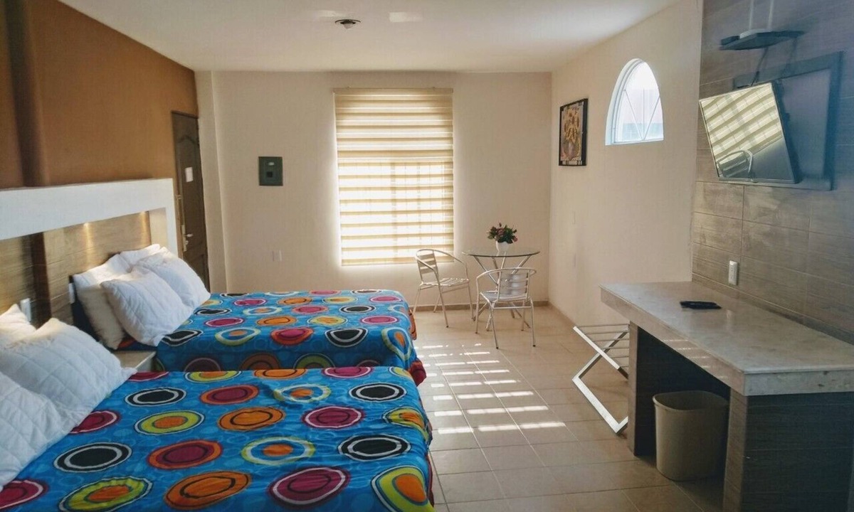 Zona Centro Hotel | PARADISE HOUSE Room "PUENTE DE DIOS"