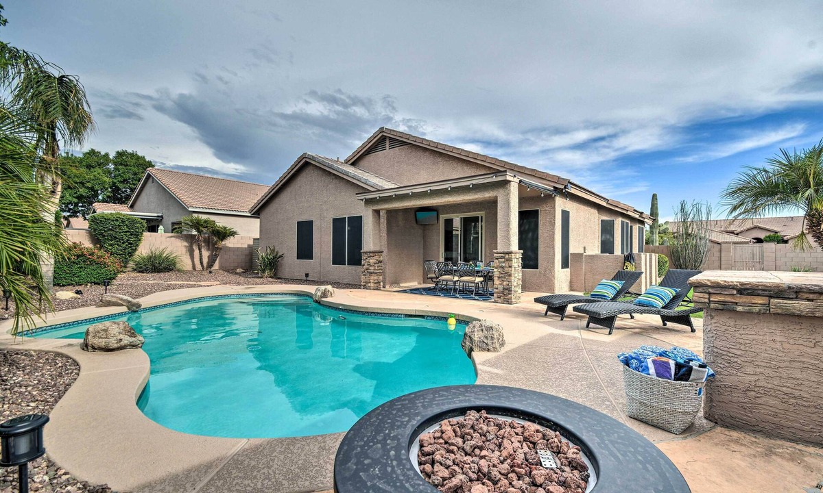 Tatum Highlands House | Patio & Fire Pit: Family Retreat in Cave Creek!