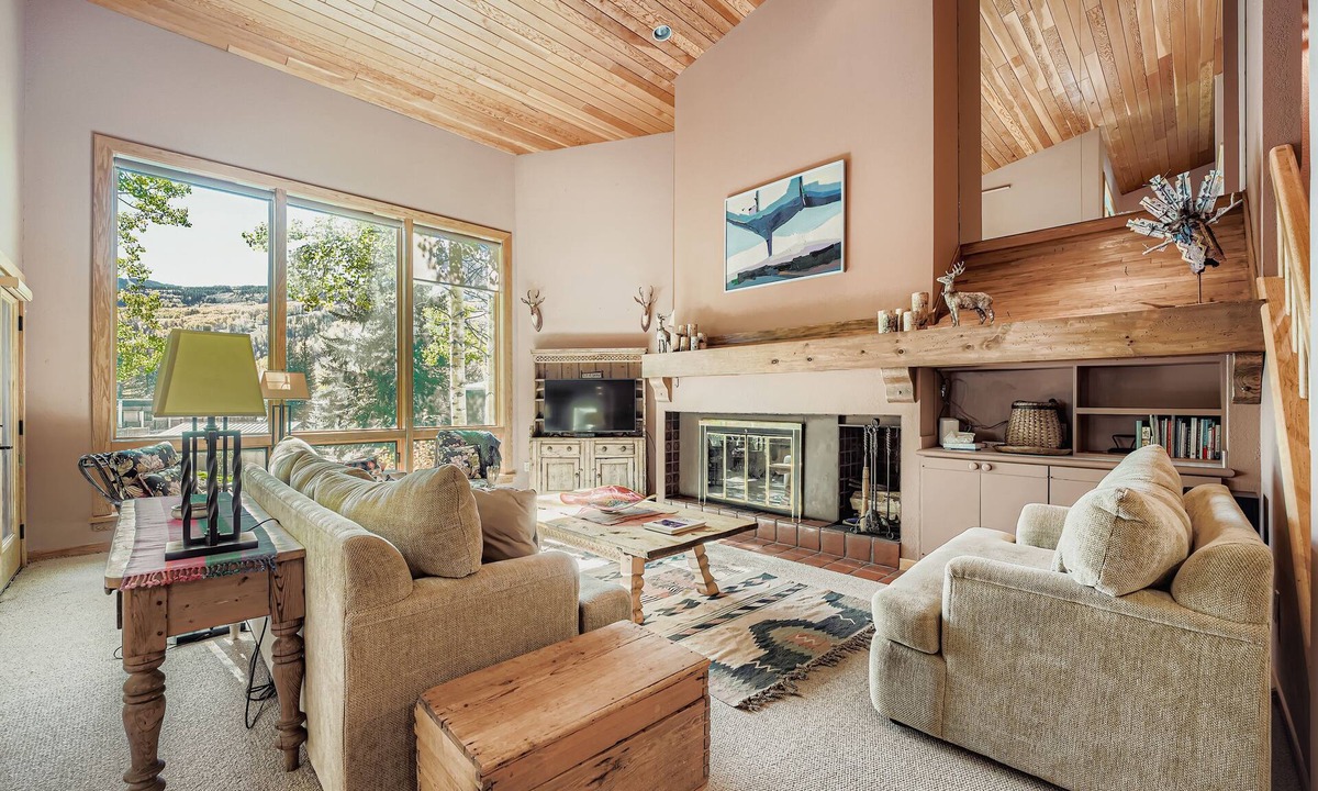Vail House | Peaceful and Inviting Spacious Home, Heated Pool and Hot Tub -Summer Amenities