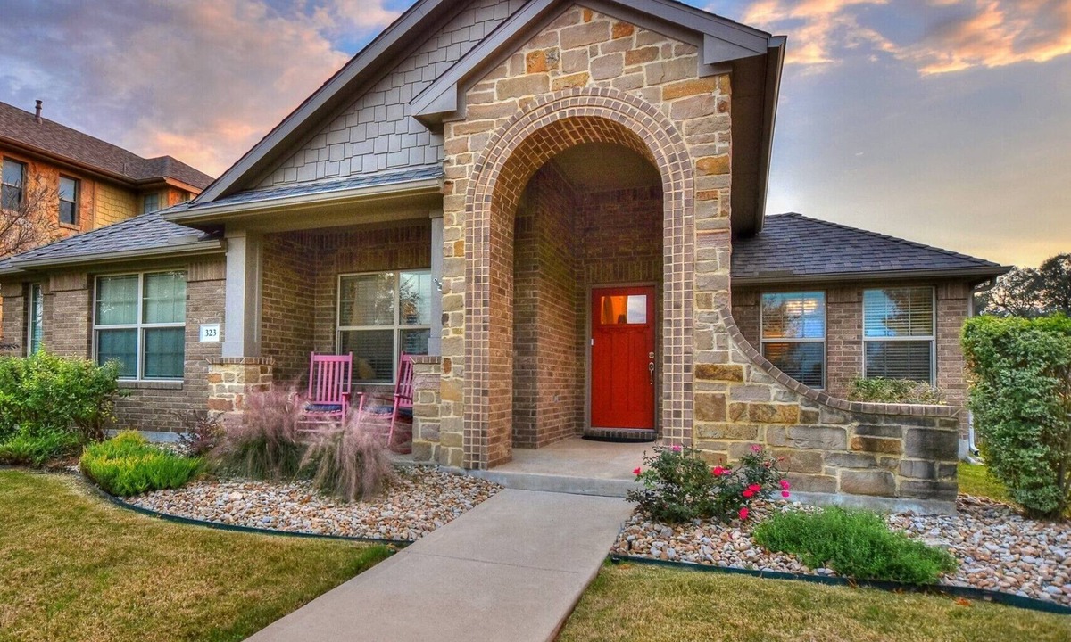 Georgetown House | Peaceful Oasis Long-Term Close to Downtown Georgetown Gorgeous Super Clean Cozy