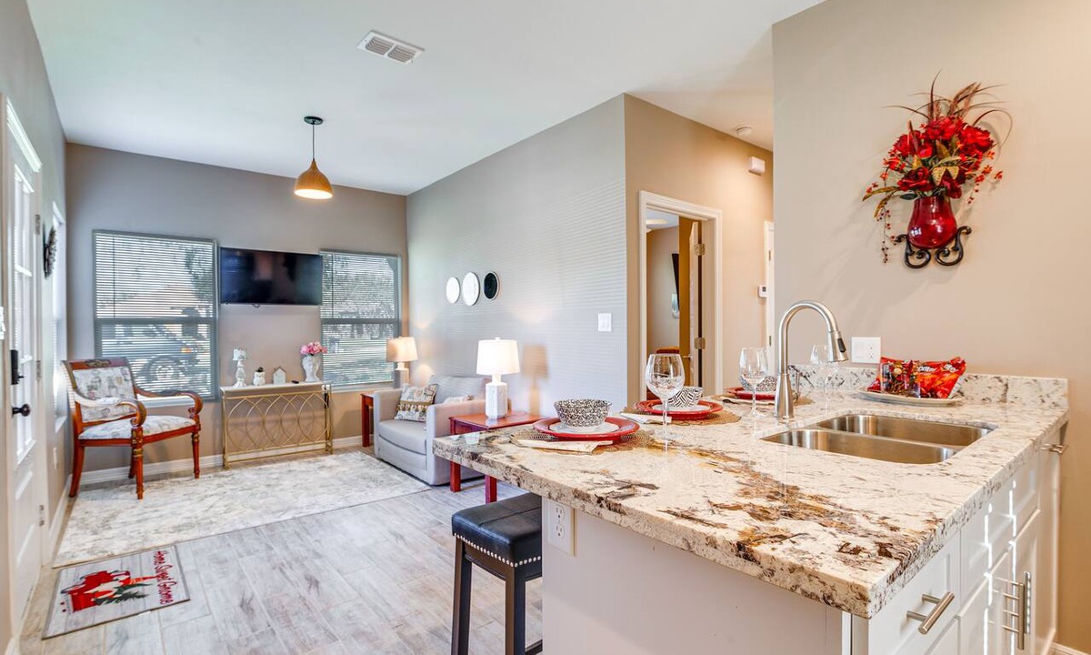 Brownsville Apartment | Pet-Friendly Brownsville Apartment w/Yard!