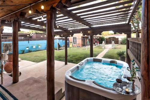 Clovis House | Pet-Friendly Clovis Home: Yard, Pergola & Hot Tub