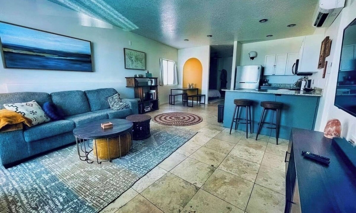 Nob Hill Apartment | Pet Friendly! Private retreat in Nob Hill