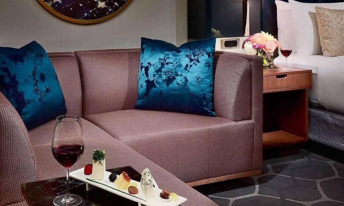 Uptown Hotel | Pet-friendly Property! Comfortable Unit, Outdoor Pool, Near to Bayou Bend!