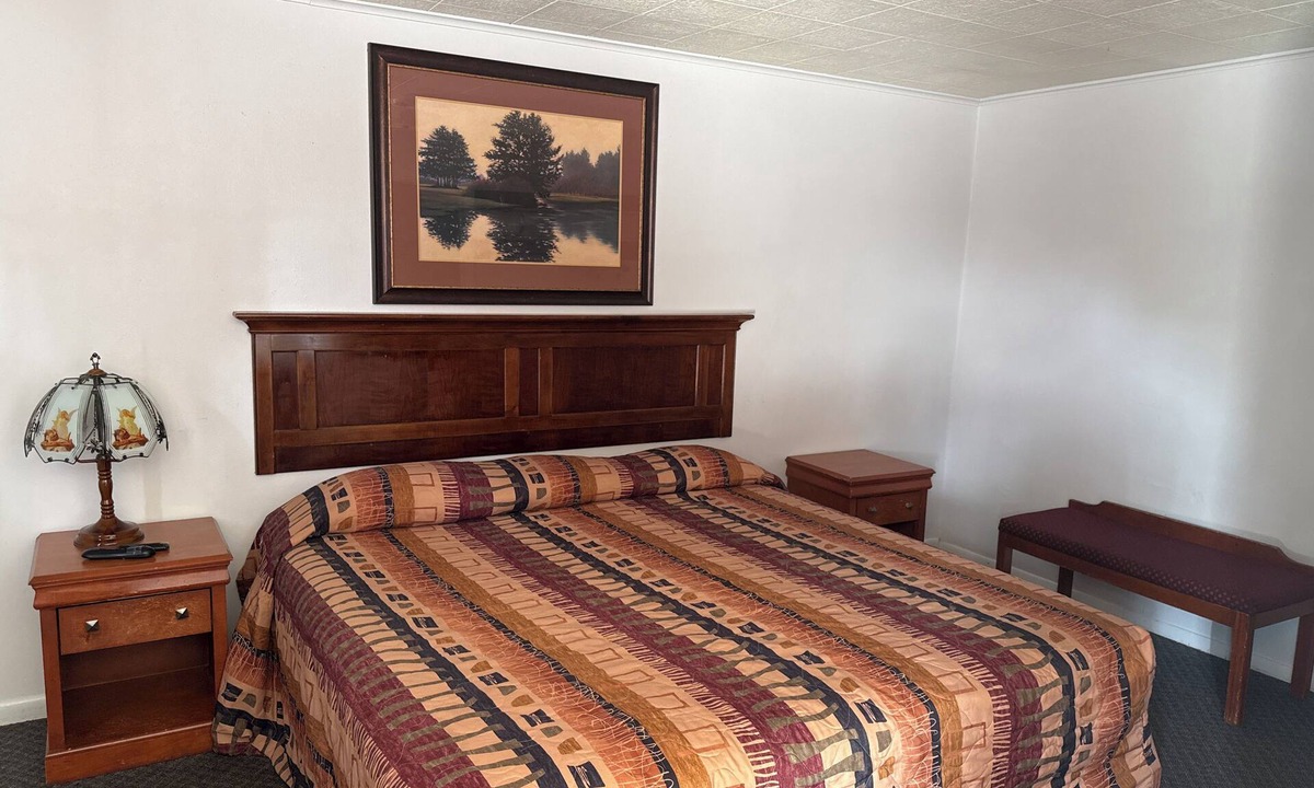 Douglas Hotel | plains motel