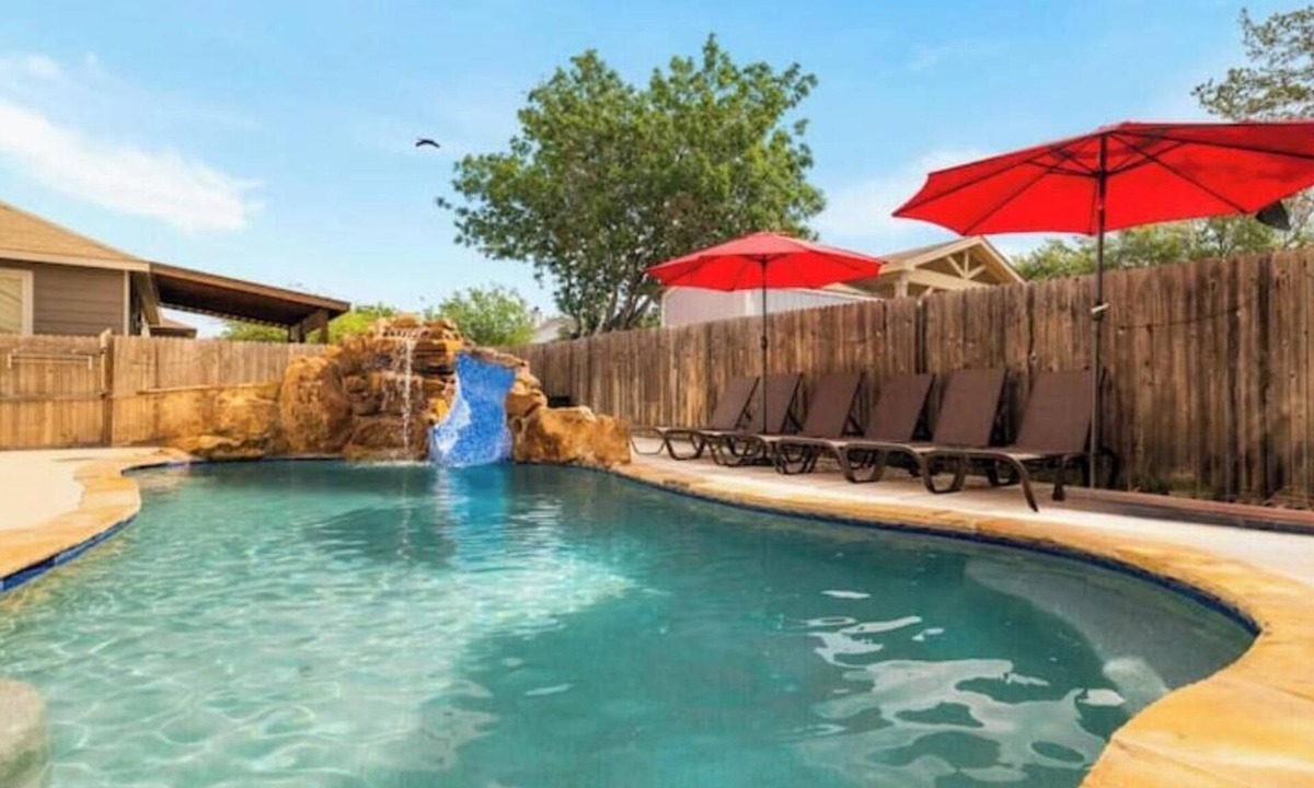 Southside House | Pool , Lackland AFB , Spacious & Family-Friendly