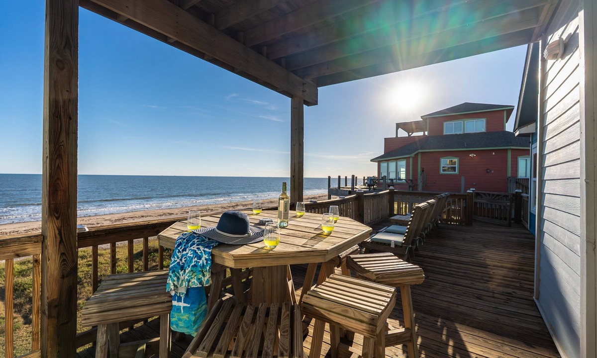 Gilchrist House | Prime | Beachfront | Private Gazebo | Sleeps 14