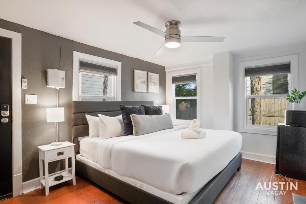 Clarksville House | Prime Location w King Accommodations Near Downtown