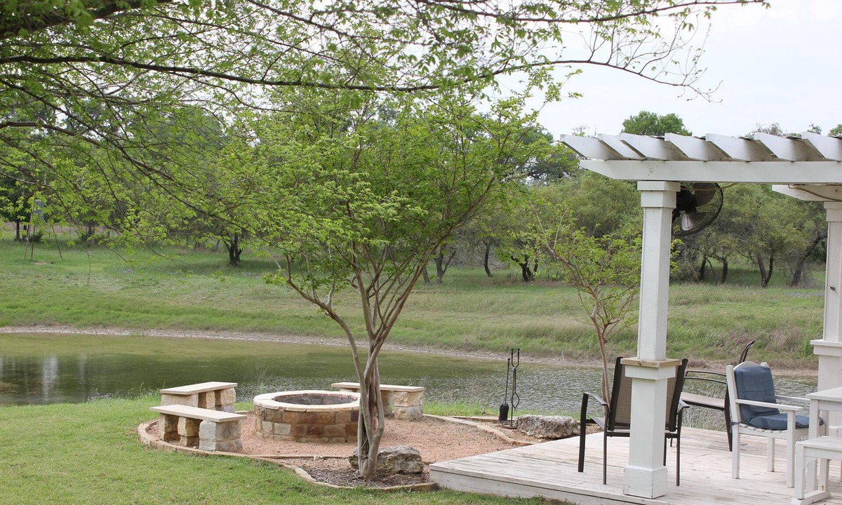 Driftwood House | Private 36-Acre Ranch Near Austin & Dripping Springs - Pond & Fire Pit