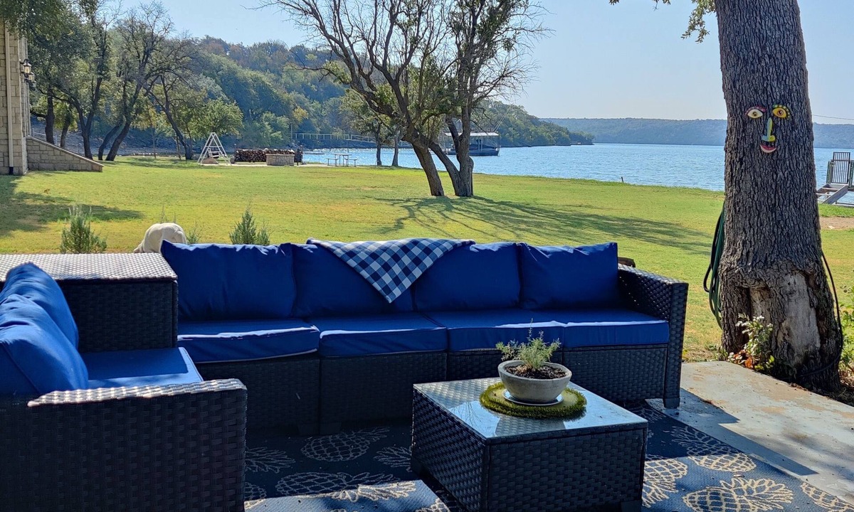 Graham House | Private Cottage right on Possum Kingdom Lake
