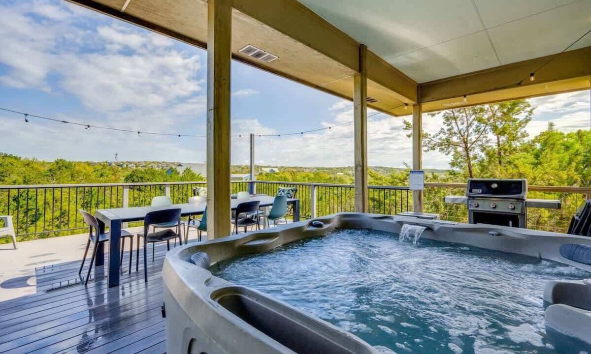 Dripping Springs House | Private Heated Pool, Hot Tub, amazing views & decks