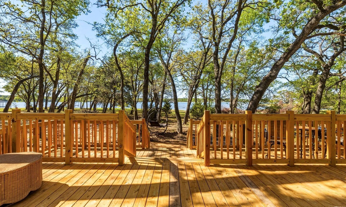 StarCrest Estates House | Private Lakeside RV Escape with Hot Tub, Multi-Level Deck, & Easy Water Access