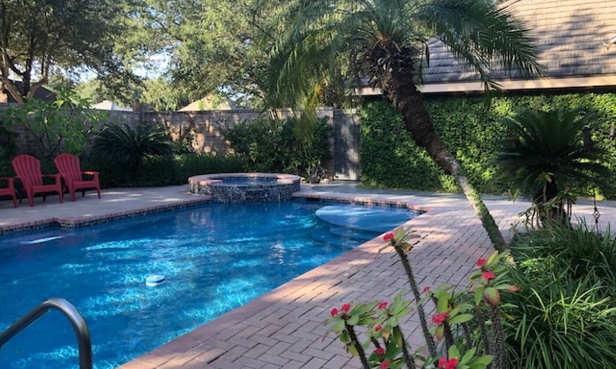 McAllen House | Private Oasis in prime McAllen location with Gated Parking, Pool & Heated HotTub