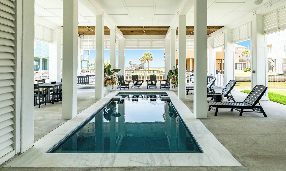 Jamaica Beach House | Private Pool, Hot Tub, Fireplace, Elevator, Designer Interior, Easy Beach Access