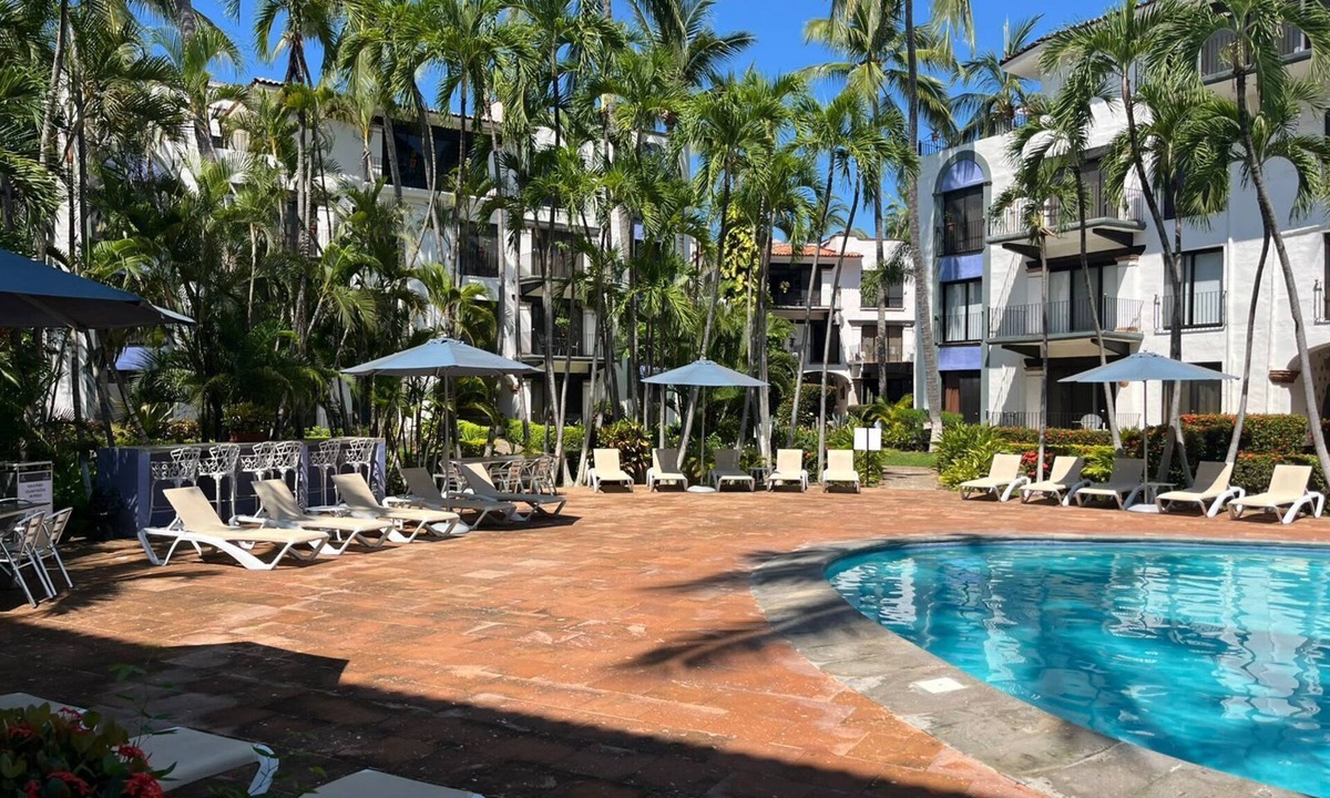 Fluvial Vallarta Apartment | Puerto de Luna: King Room with Pool Access