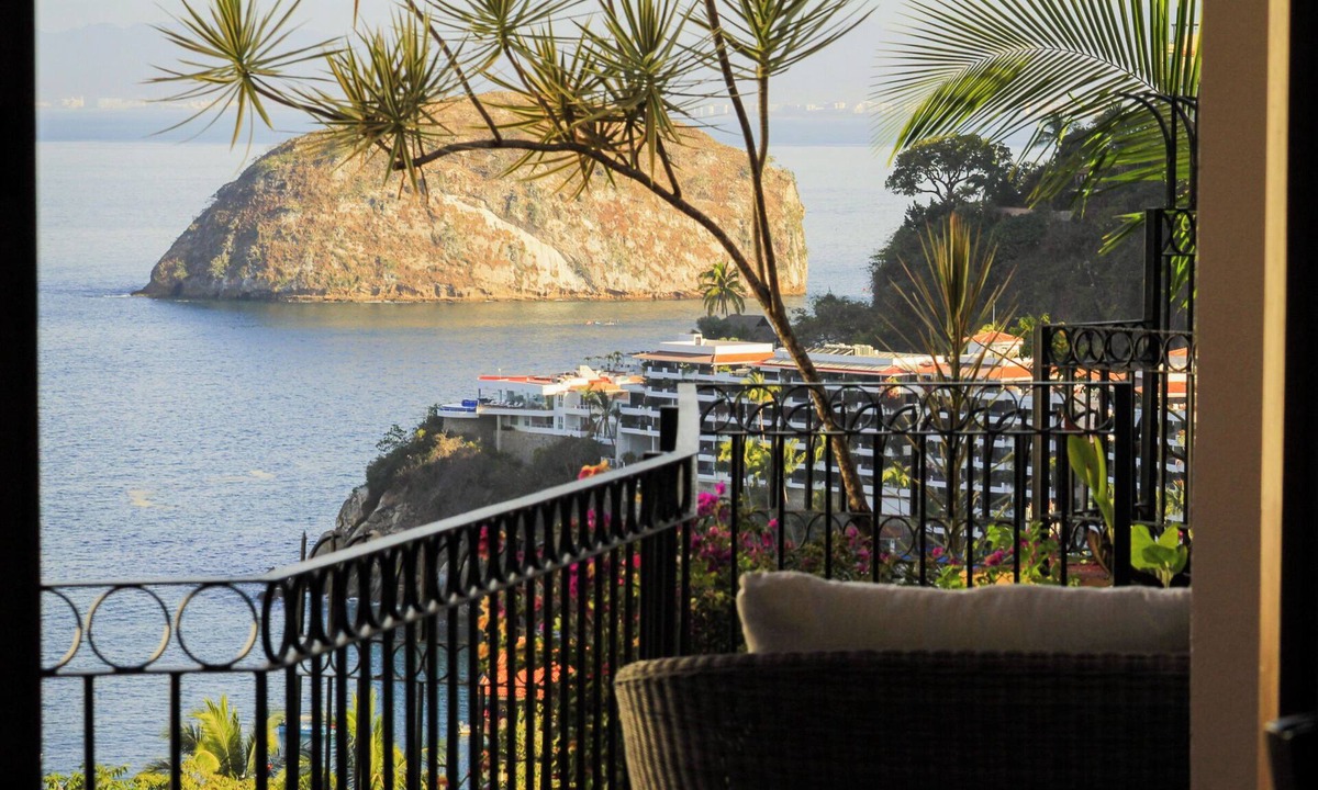 South Shore Hotel Area Villa | Puerto Vallarta South Shore Villa - Ocean & Los Arcos Views!