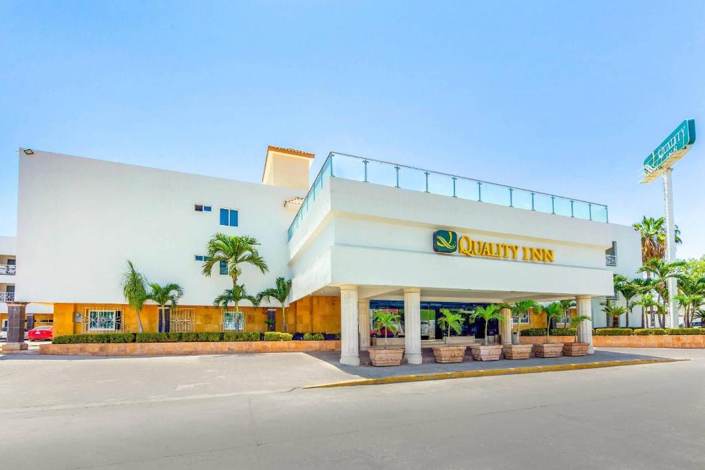 Zona Dorada Hotel | Quality Inn Mazatlan