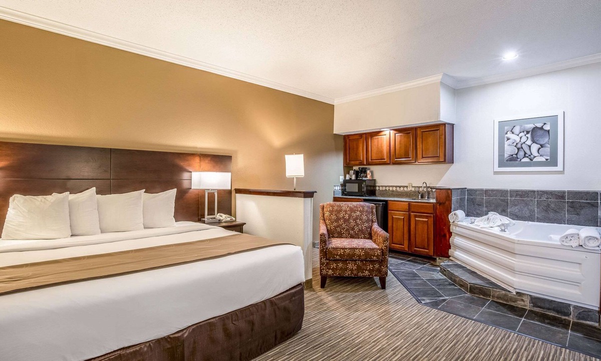 El Lago Hotel | Quality Inn & Suites Seabrook - NASA - Kemah