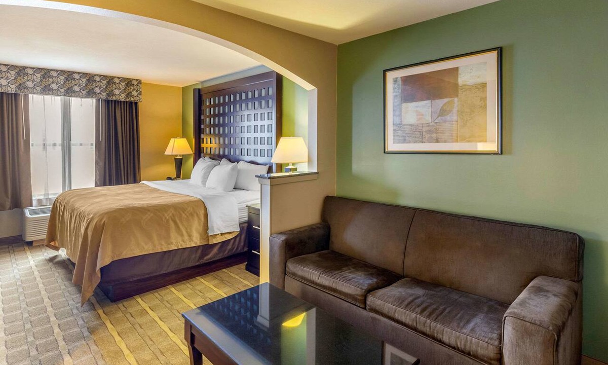 Sherman Hotel | Quality Suites Sherman