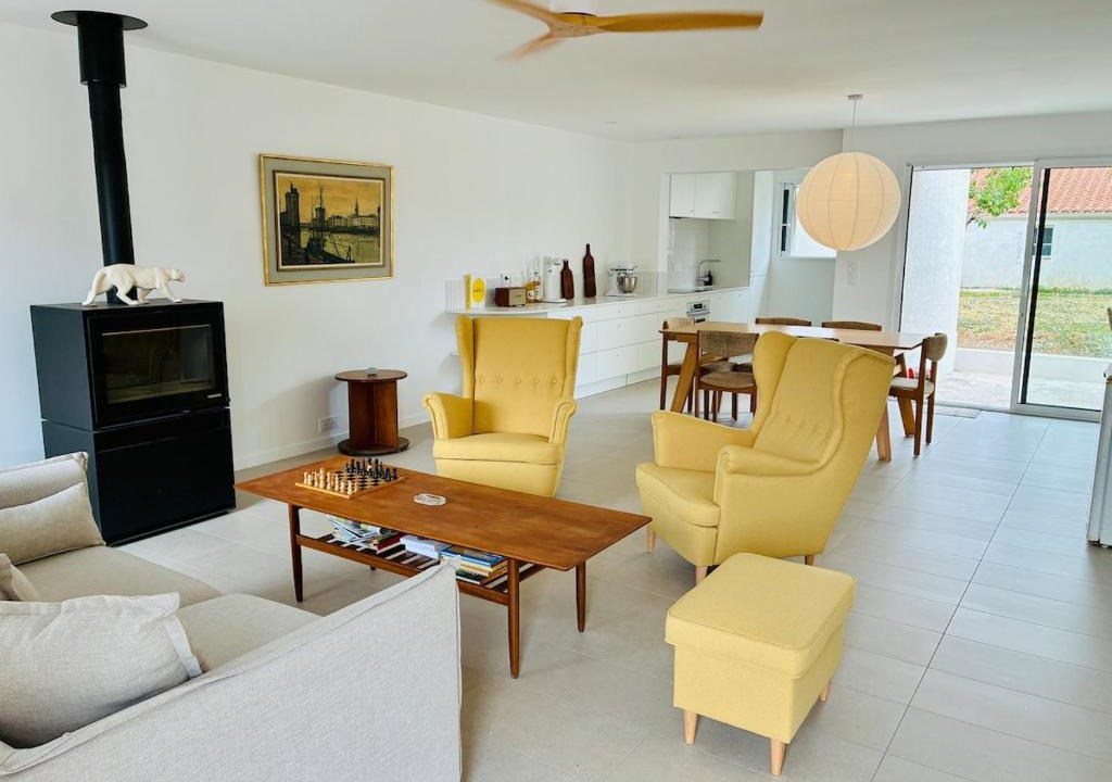 Lucon Villa | Quiet & comfortable between ocean and marsh