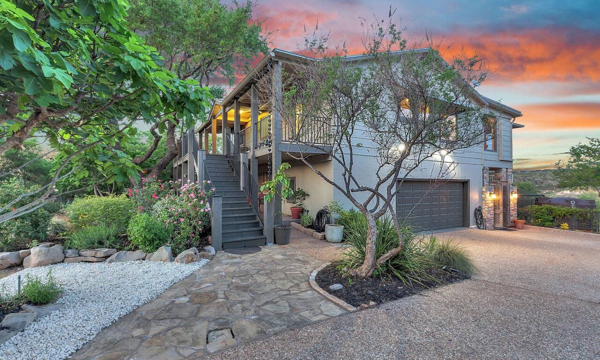 Spicewood House | Quiet Luxury on Lake Travis - Waterfront + Outdoor Living