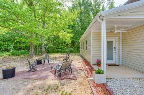 Mount Vernon House | Quiet Mount Vernon Escape: Fish, Hike & Unwind!