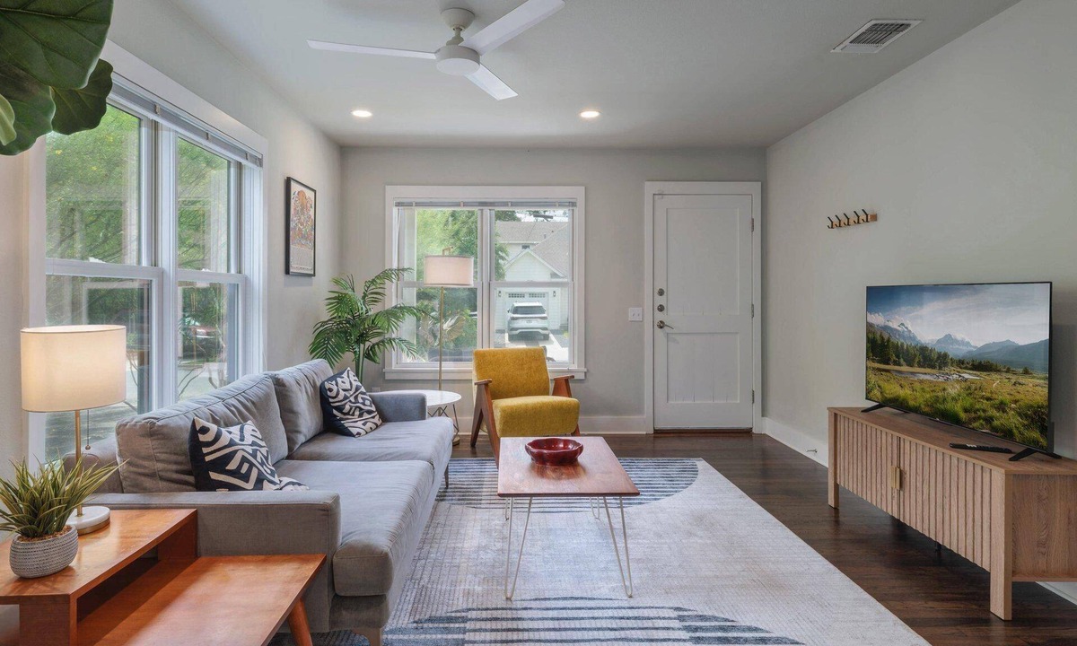 Barton Heights House | Quintessential Zilker Bungalow