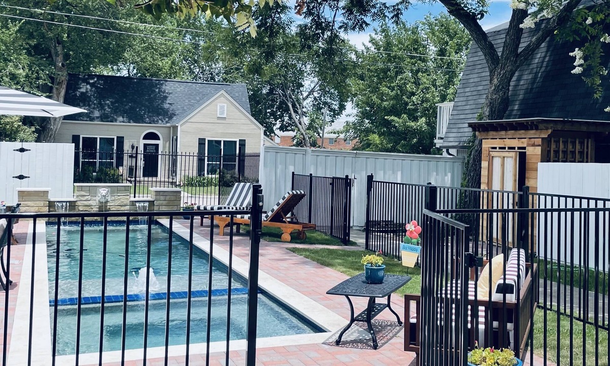 McKinney Bed & Breakfast | Red Gate Inn