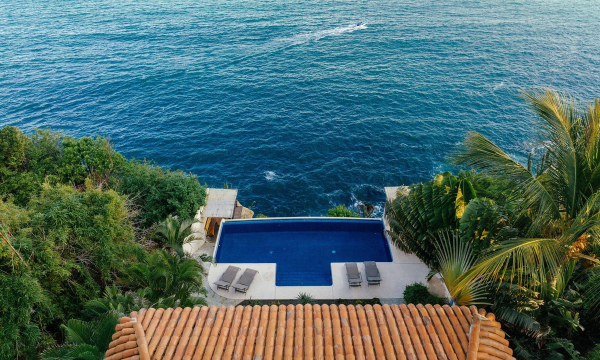 Hidalgo Villa | Refugio del Faro - Tranquil Cliffside Retreat