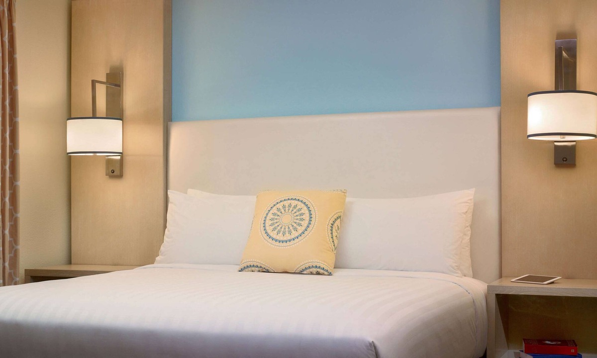 The Galleria Hotel | Relax and Unwind! Kitchen, Close to Rienzi Mansion and Gardens!
