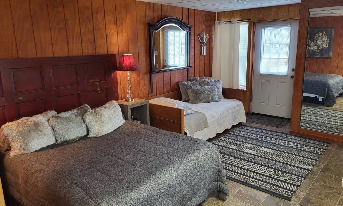 Omaha Other | Relax & unwind surrounded by nature @ Lacey Michele's Castle! -Pet Friendly!