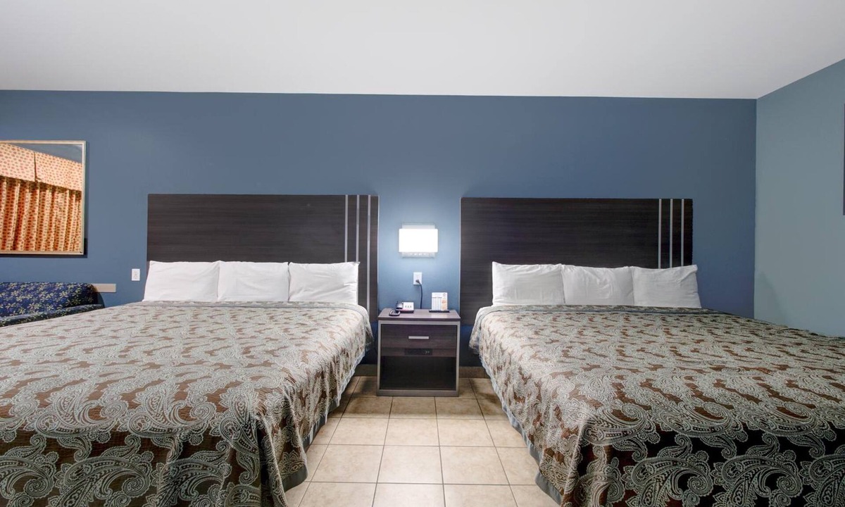 Weslaco Hotel | Relaxing Room Near Downtown Weslaco – Just 1.7 Mi Away! | Free Parking
