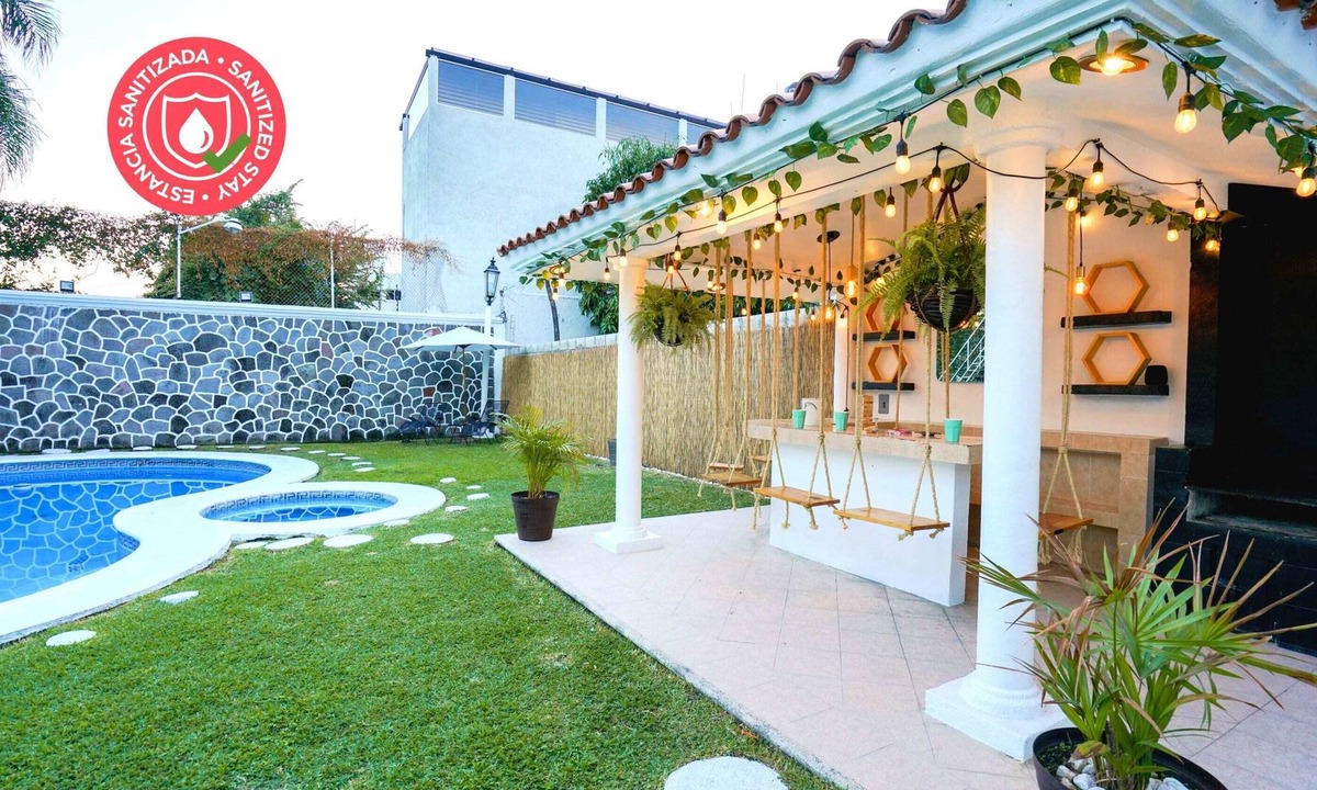 Burgos Bugambilias House | Rest days in Bugambilias| Grill and Pool