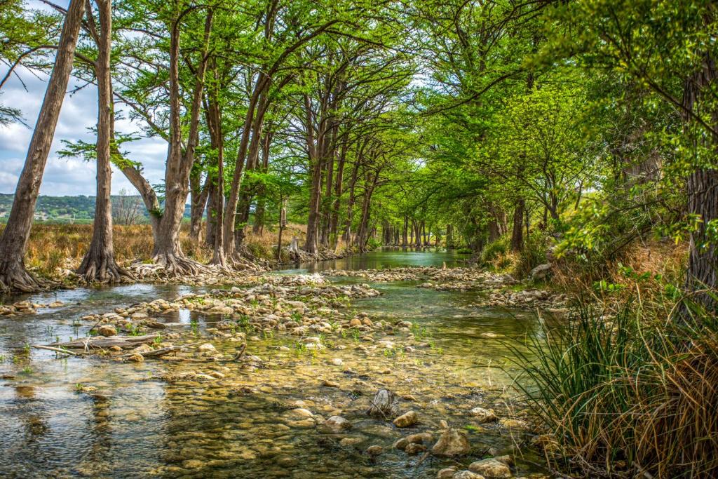Medina House | River Bend Hideaway on Medina