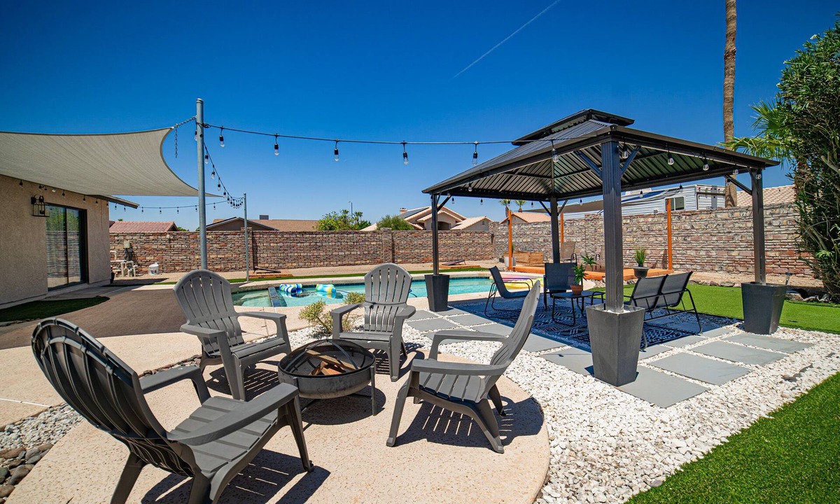 Mesa Del Sol House | River Fun Awaits! Pool, Putting Green, Game room & More – Sleeps 8!