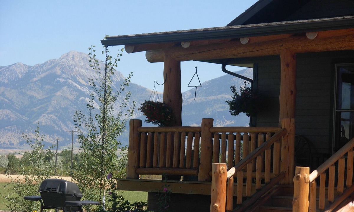 Bozeman House | River Ranch Guest House right next to the East Gallatin River