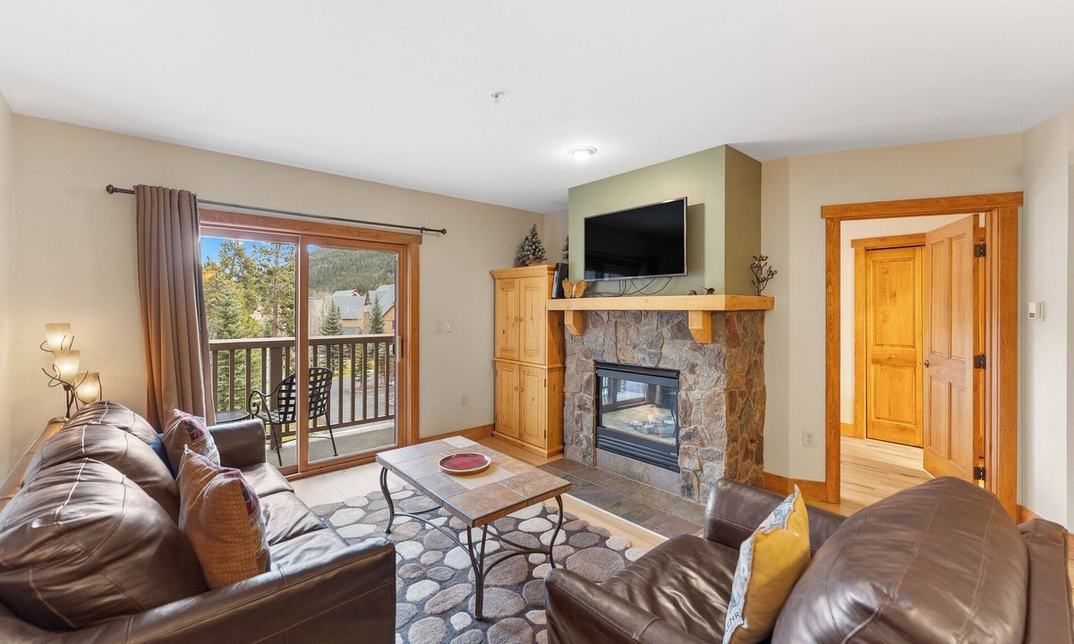 River Run Condo | River Run Condo Close to Gondola, Shops and Dining, Scenic Views from Balcony
