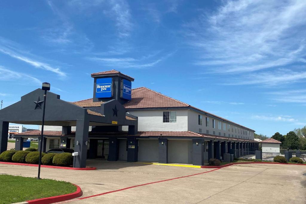 Stephenville Hotel | Rodeway Inn Stephenville