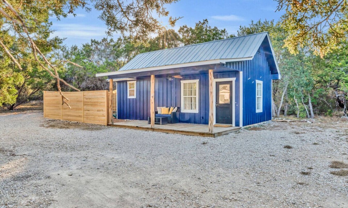 Driftwood House | Romantic Cabin | Cowboy Pool on Private Patio