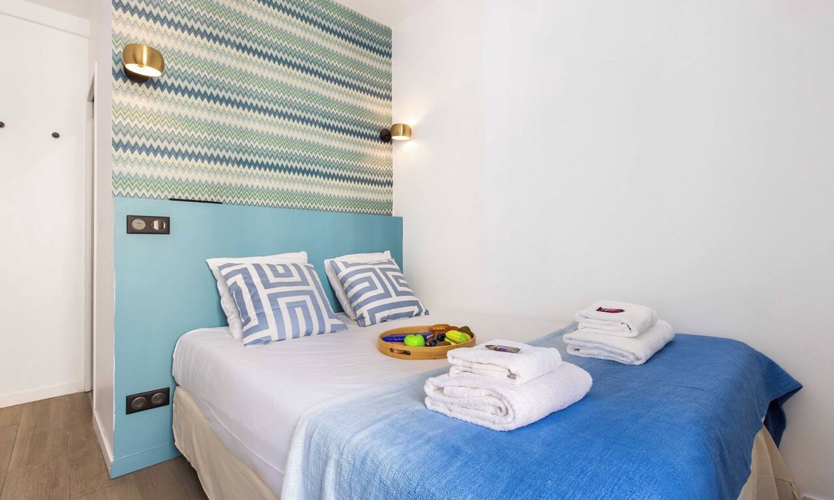Quartier de Javel Apartment | Room 10a - Eiffel Tower