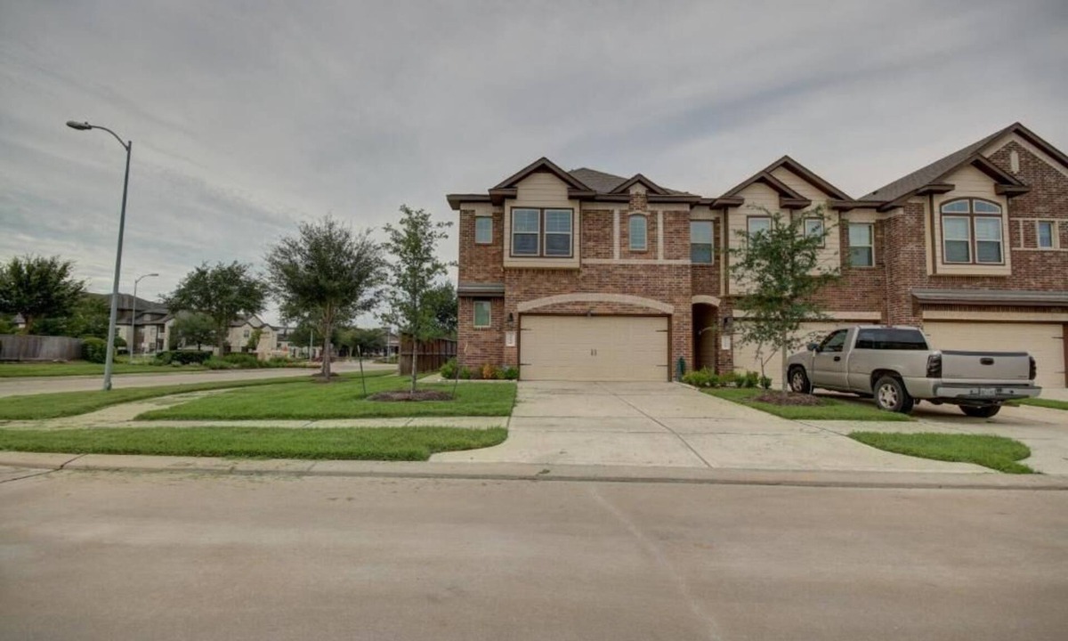Rosenberg House | Roseberg/Suglarland 3-BR - Extended Stay 30 days