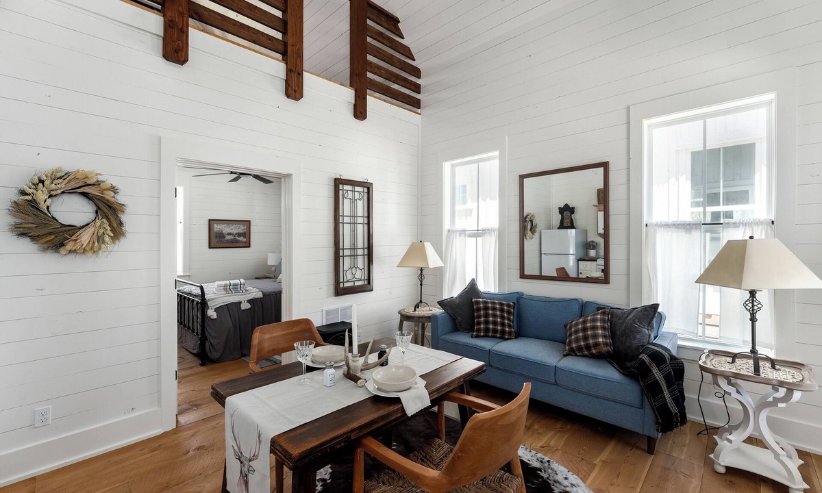 Driftwood Cabin | Row Home - Standard Cabin L
